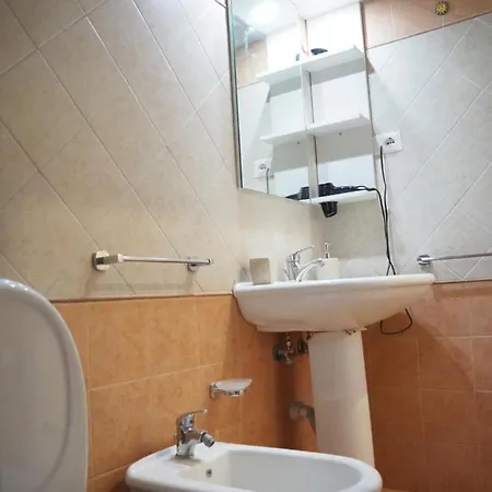 Le Omeriche Dimore Di *