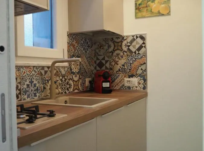 Le Omeriche Dimore Di Aci Trezza