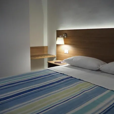 Le Omeriche Dimore Di *