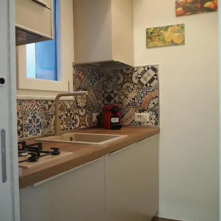 Le Omeriche Dimore Di Aci Trezza